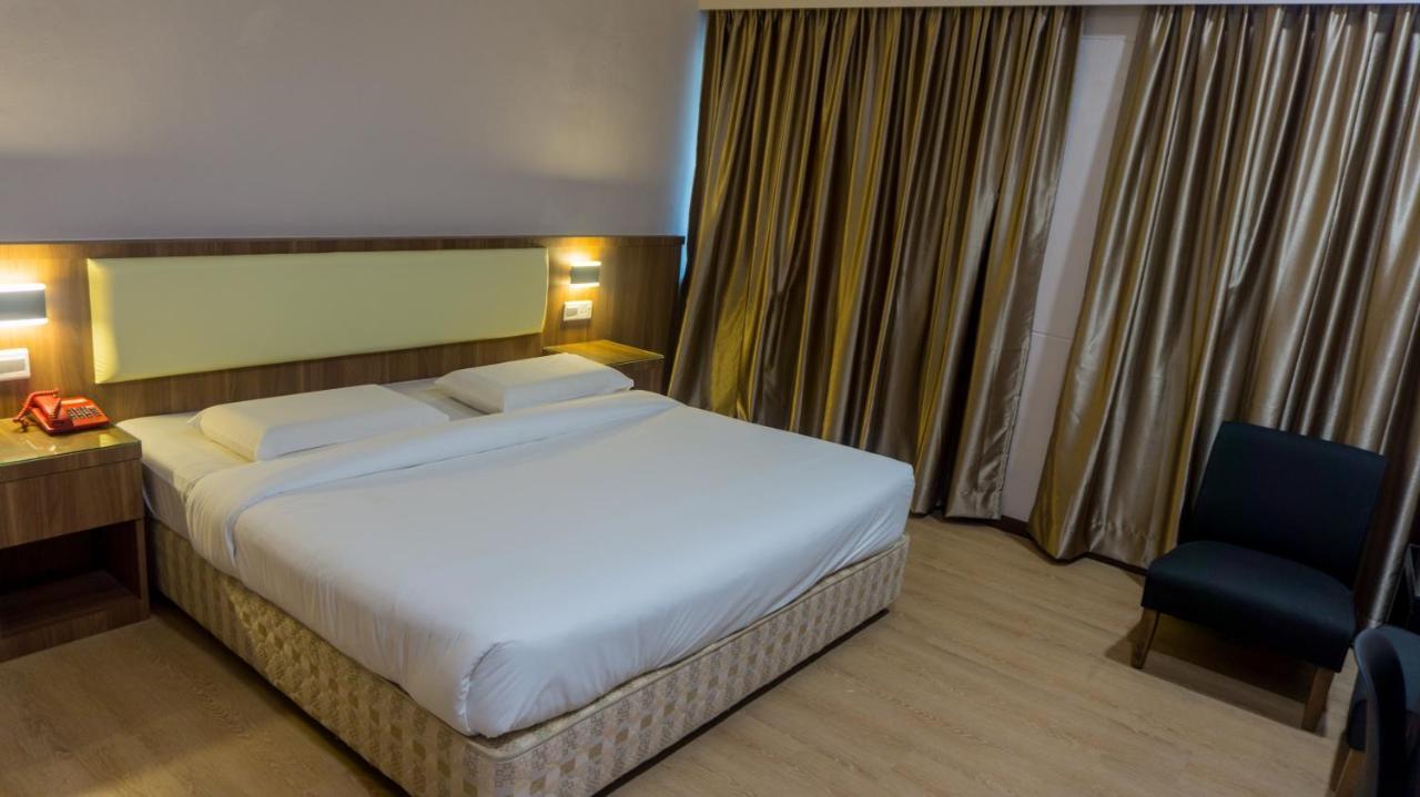 Hotel Samila Алор Сетар Екстериор снимка