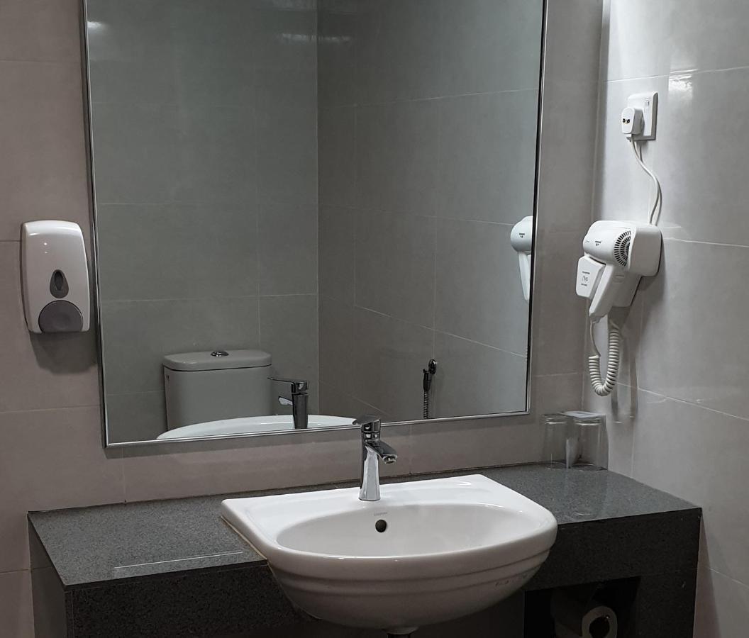 Hotel Samila Алор Сетар Екстериор снимка