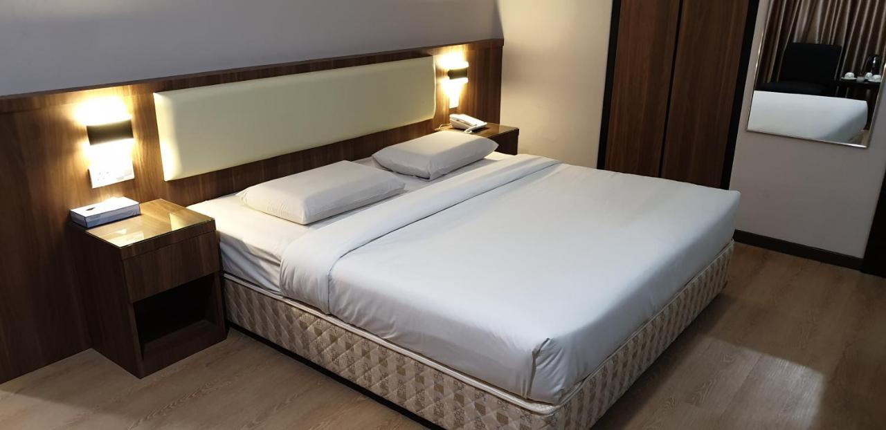 Hotel Samila Алор Сетар Екстериор снимка