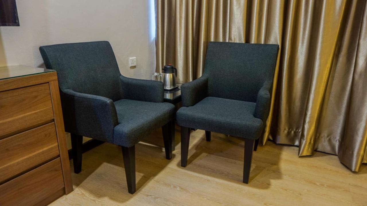Hotel Samila Алор Сетар Екстериор снимка