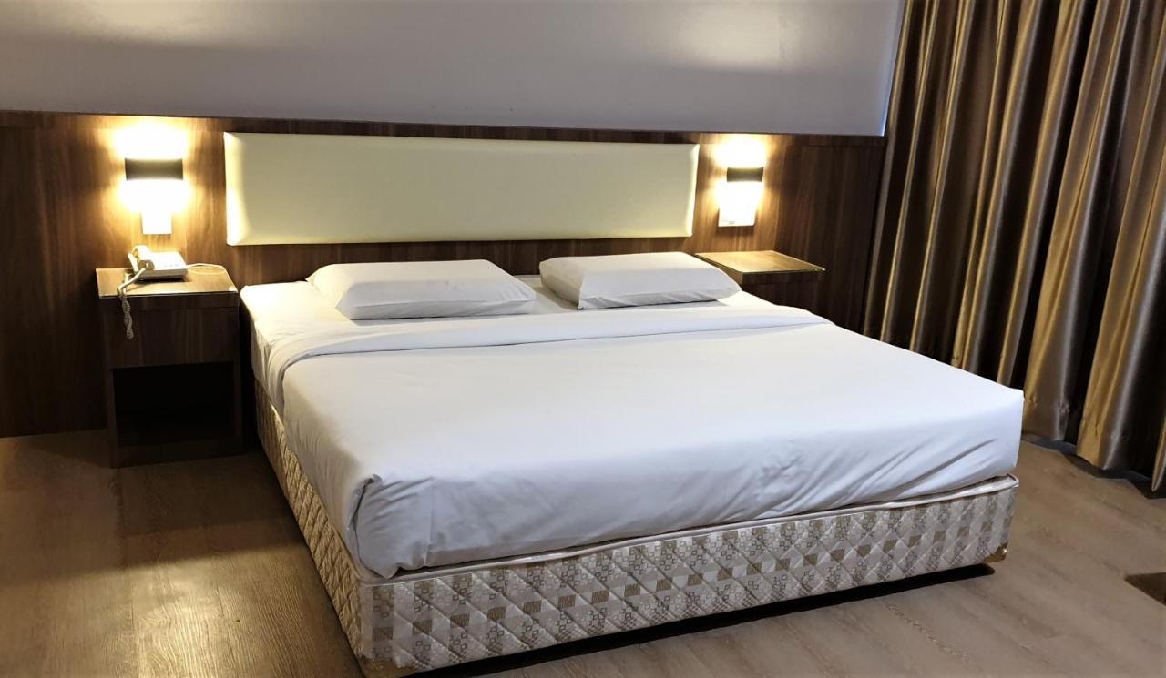 Hotel Samila Алор Сетар Екстериор снимка
